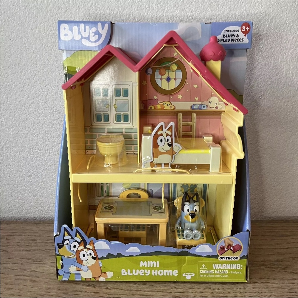 BLUEY Mini Home Playset | Compact House On The Go Carry Handle Multicolor NEW
